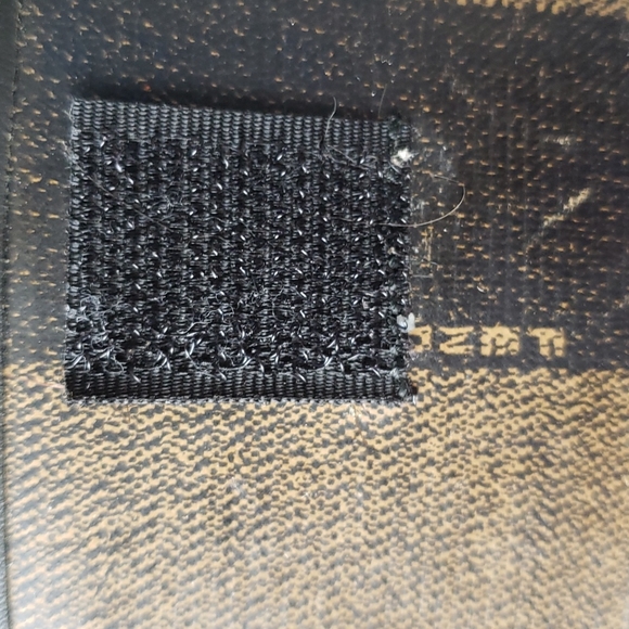 Vintage FENDI sunglasses case - Picture 4 of 12